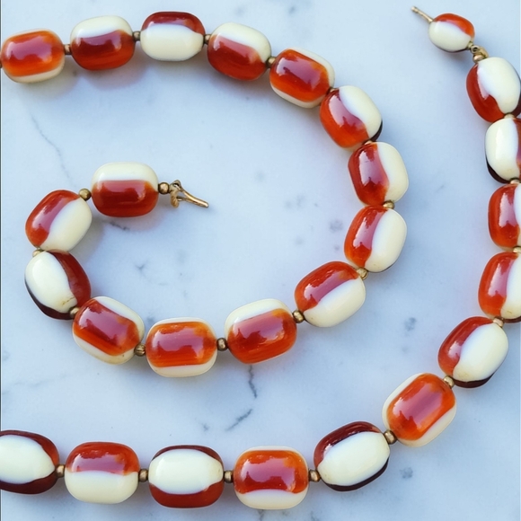 Vintage Jewelry - Vintage Genuine Lucite Necklace